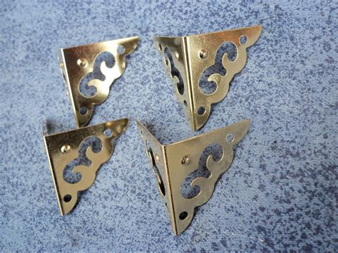 decorative outside corner brackets